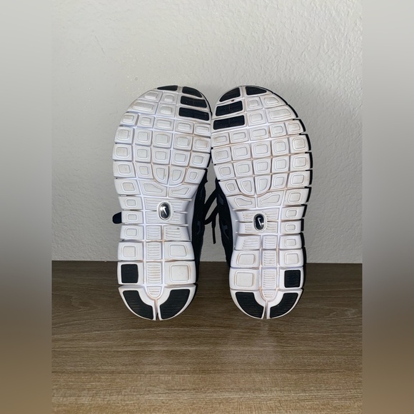 Nike 4Y Sneakers | “Free Run 2 (GS)” - Picture 3 of 7